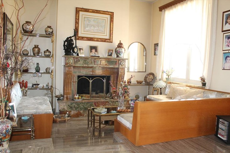 Realty photo 3