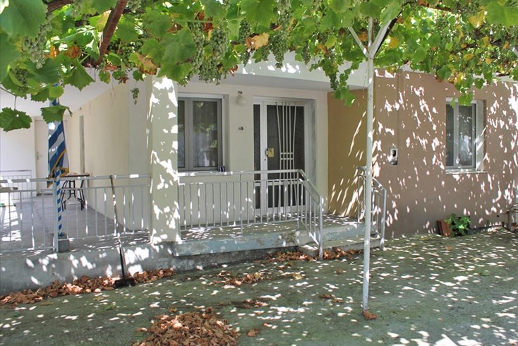 Realty photo 2