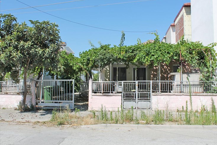 Realty photo 1