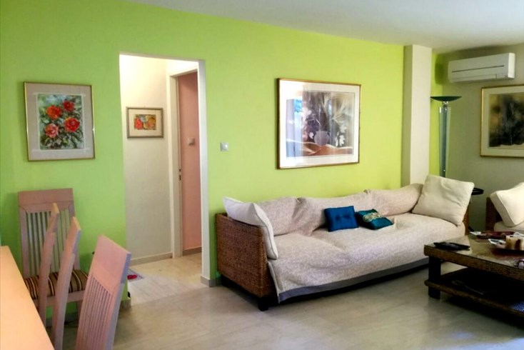 Realty photo 2