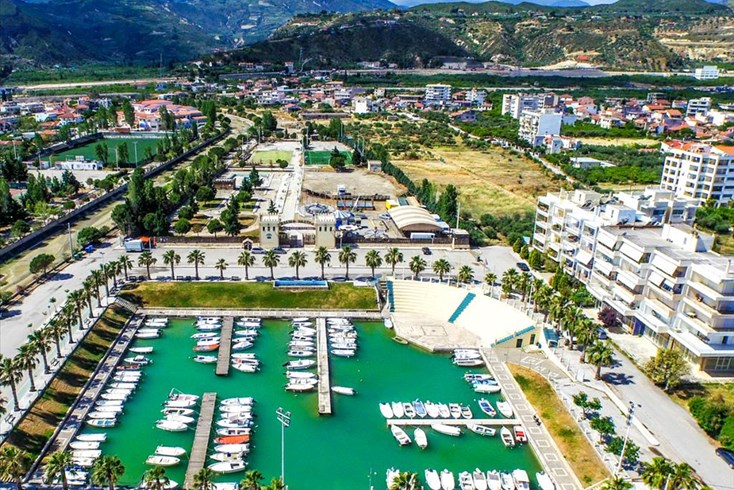 Realty photo 1