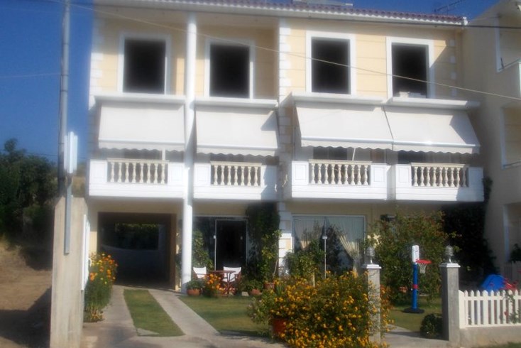 Realty photo 2