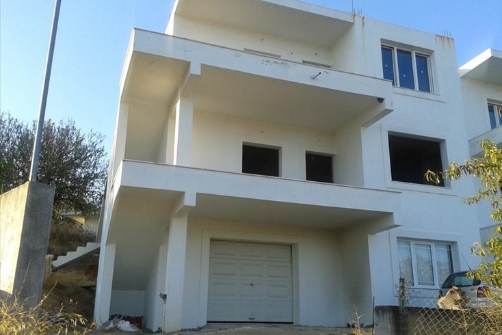 Realty photo 2