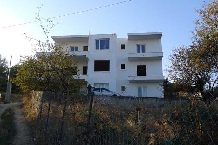 Realty photo 3