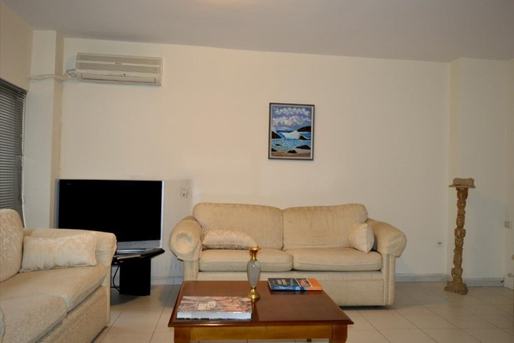 Realty photo 3