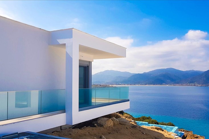Realty photo 1