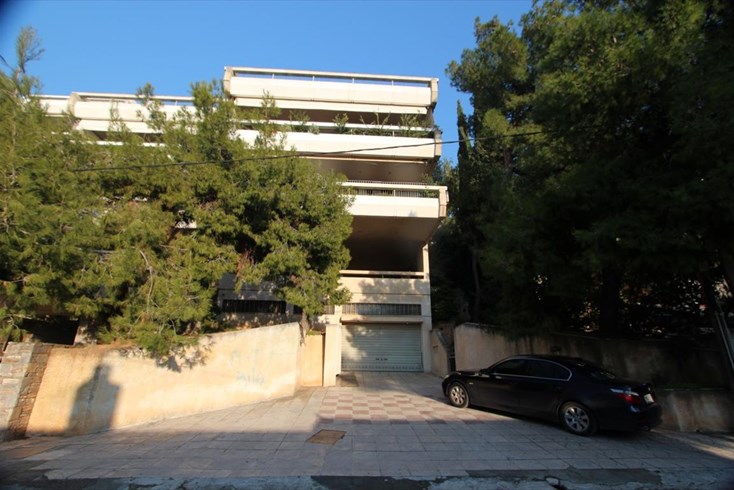 Realty photo 2