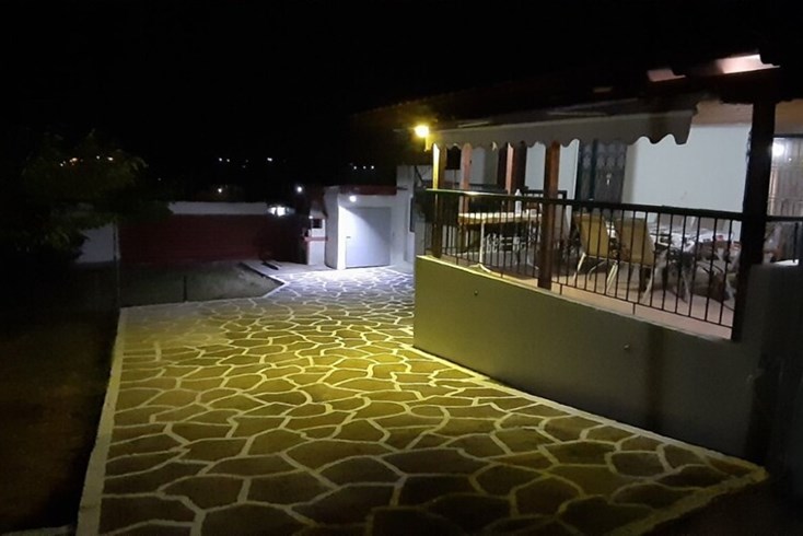 Realty photo 2