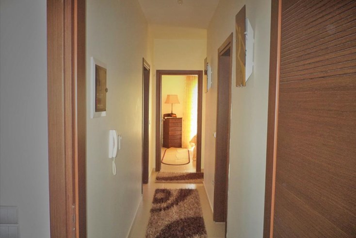 Realty photo 3