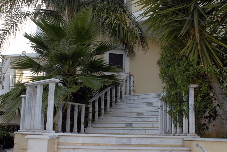 Realty photo 2