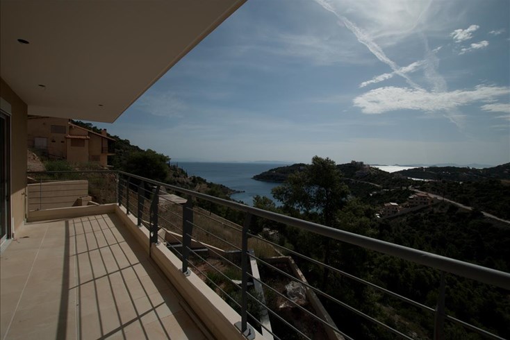 Realty photo 1