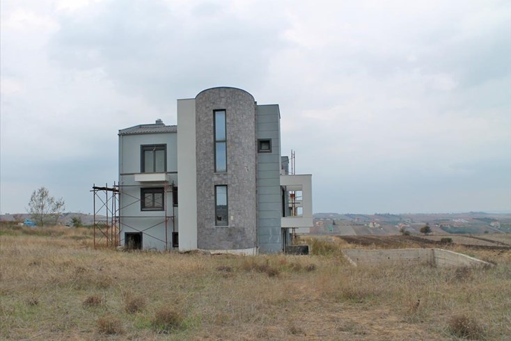 Realty photo 2