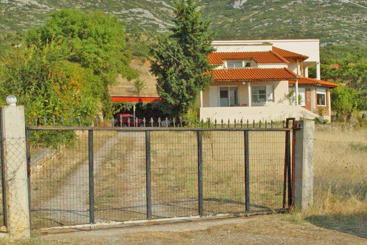 Realty photo 3