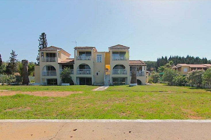 Realty photo 2