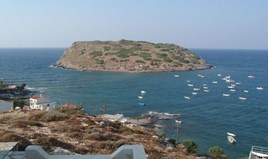 Land 2135 m² in Crete