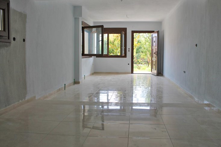 Realty photo 3