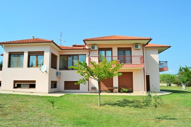 Realty photo 2
