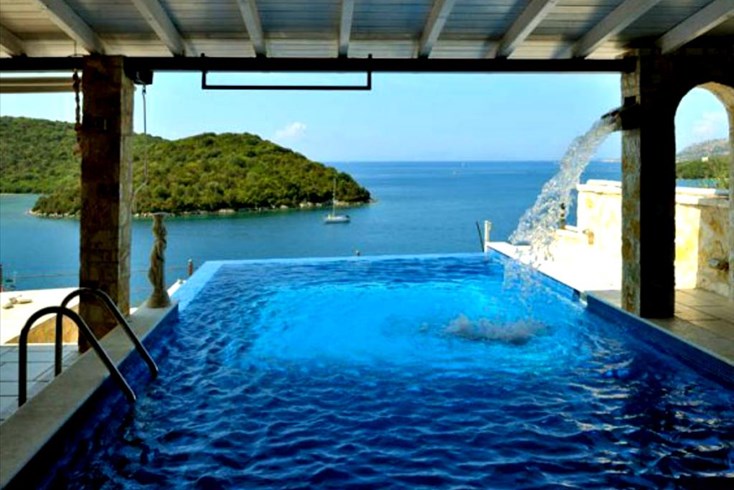 Realty photo 2