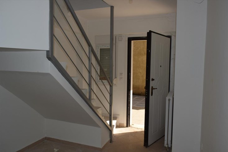 Realty photo 2