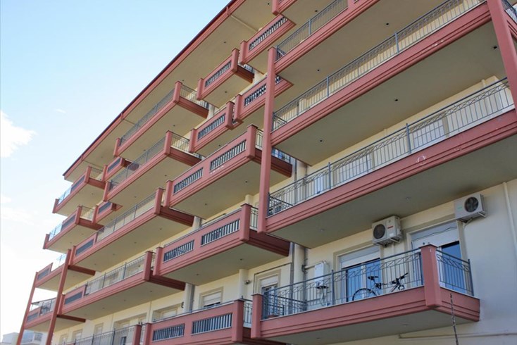 Realty photo 2
