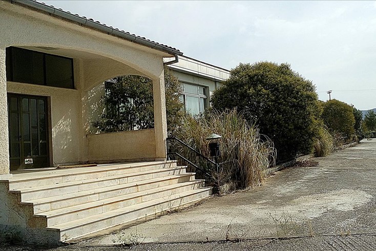 Realty photo 2