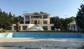 Vila 1100 m² u predgrađu Soluna