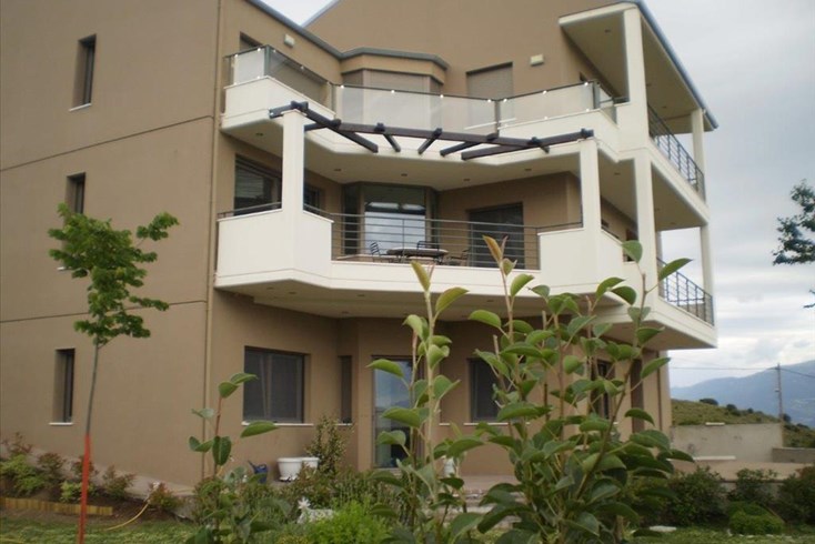 Realty photo 1