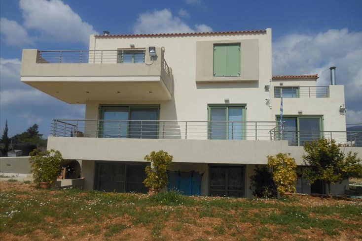 Realty photo 2