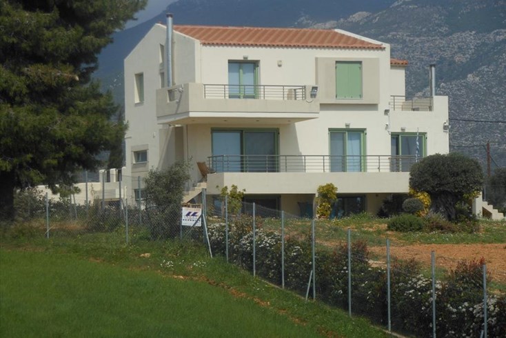 Realty photo 1