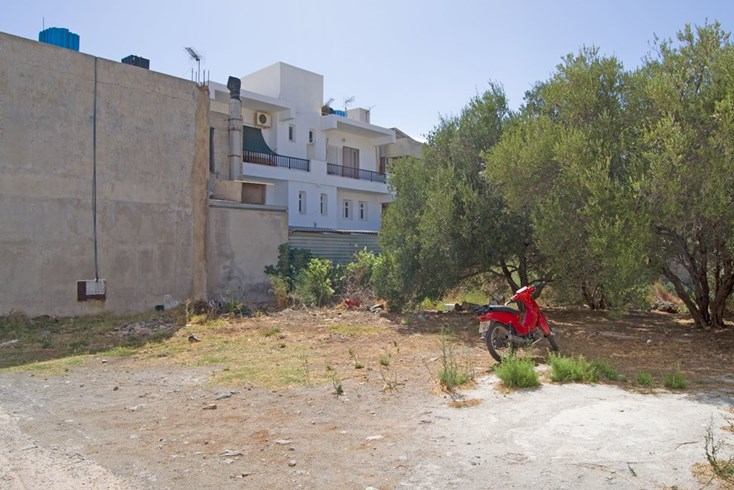 Realty photo 1