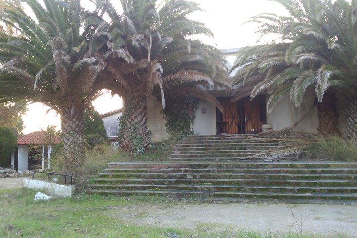Realty photo 2