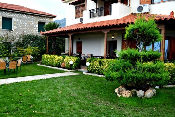 Realty photo 2