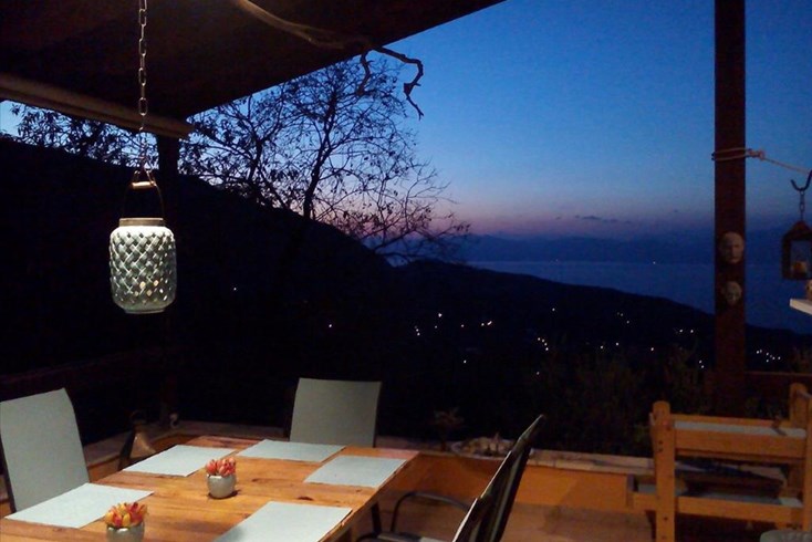 Realty photo 3