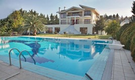კოტეჯი 1050 m² სალონიკის გარეუბანში