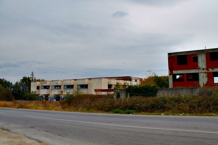 Realty photo 1