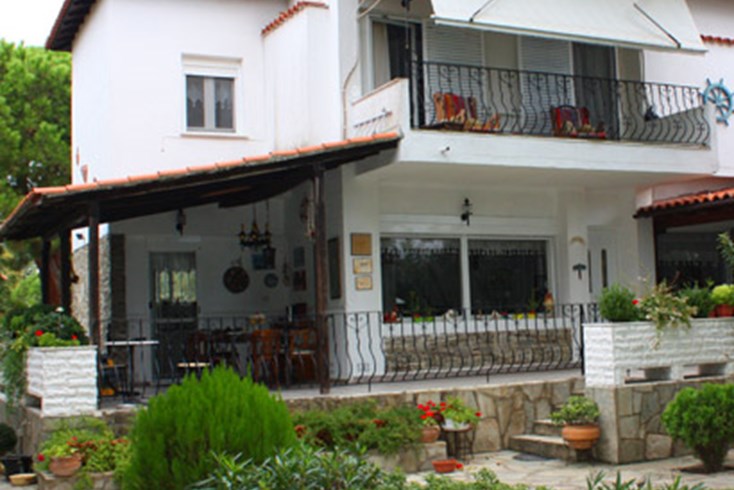 Realty photo 2