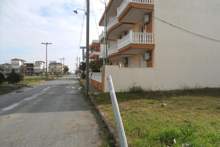 Realty photo 2