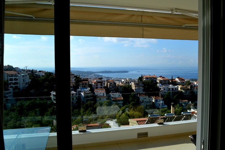Realty photo 2