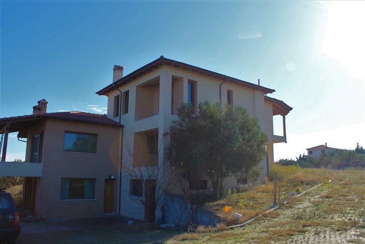 Realty photo 2