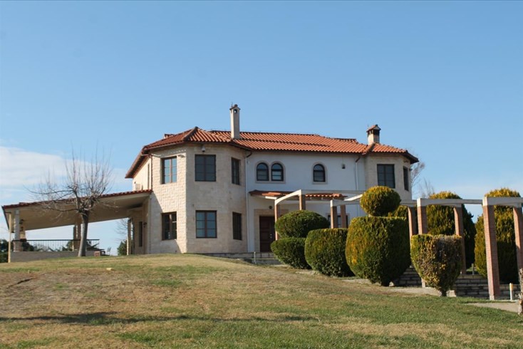 Realty photo 1