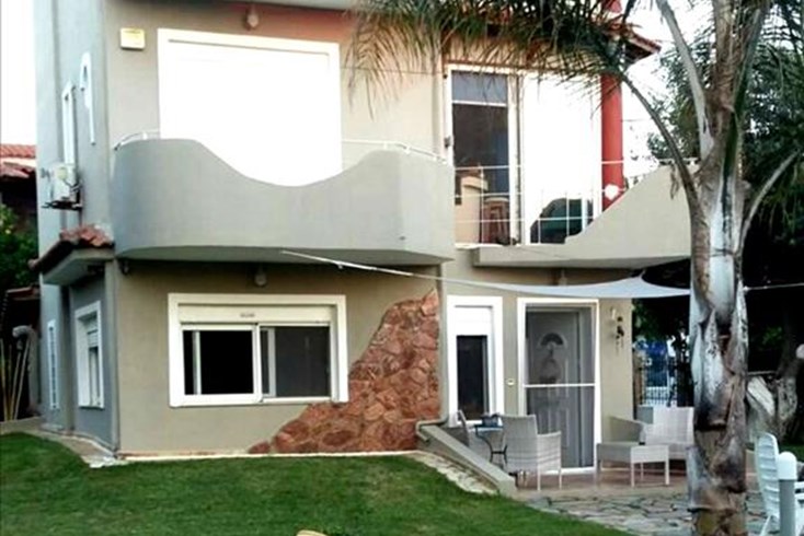 Realty photo 1