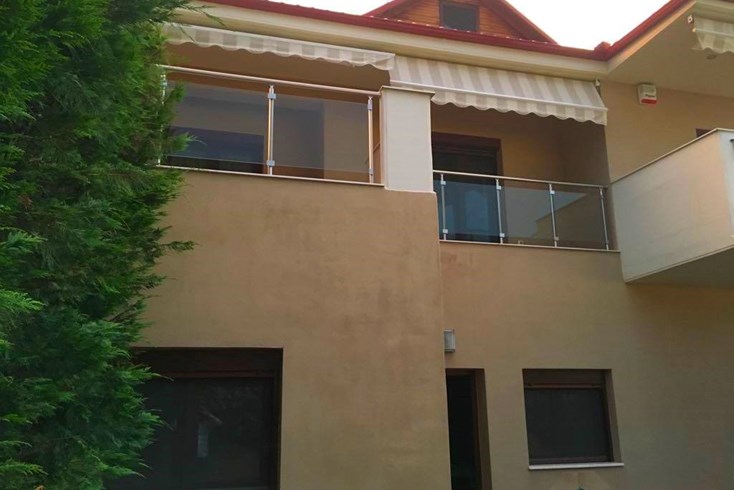 Realty photo 1