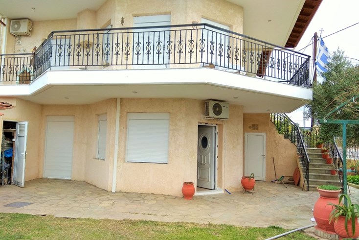 Realty photo 3