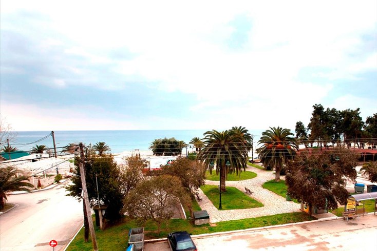 Realty photo 3