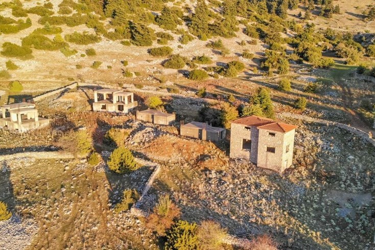 Realty photo 3