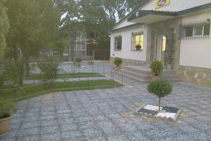 Realty photo 3