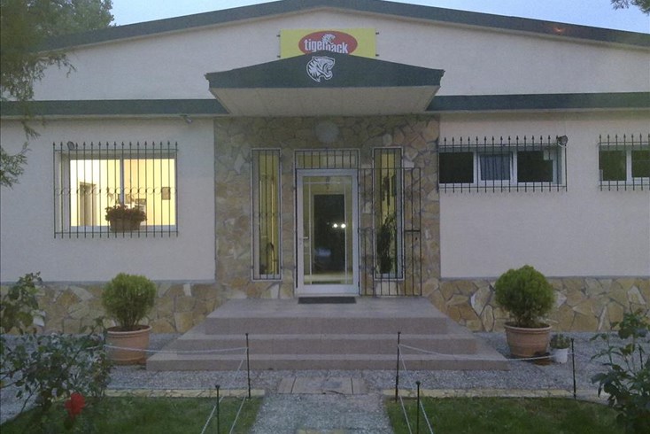 Realty photo 1