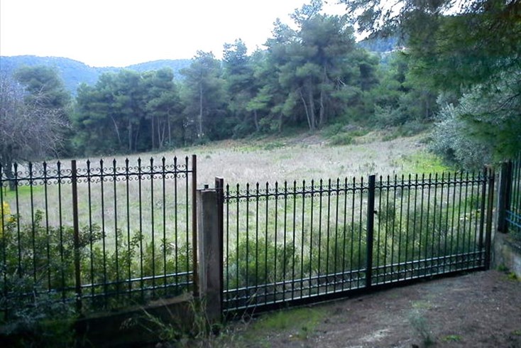 Realty photo 2
