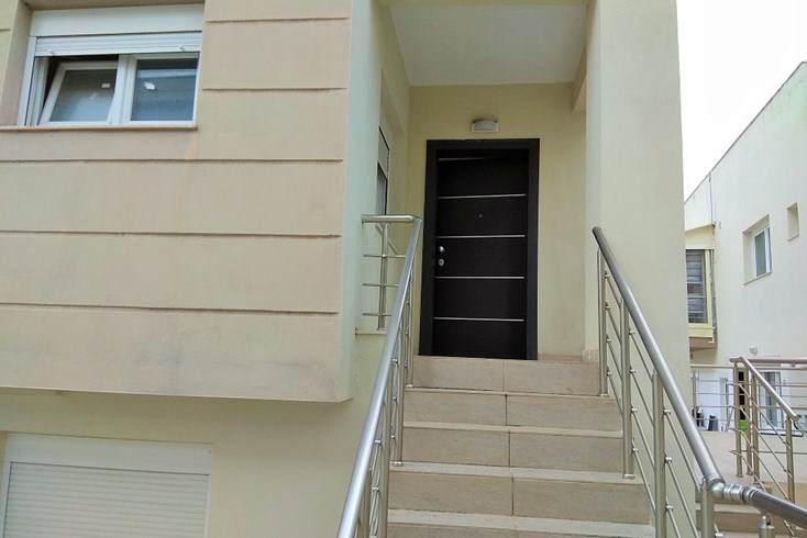 Realty photo 1