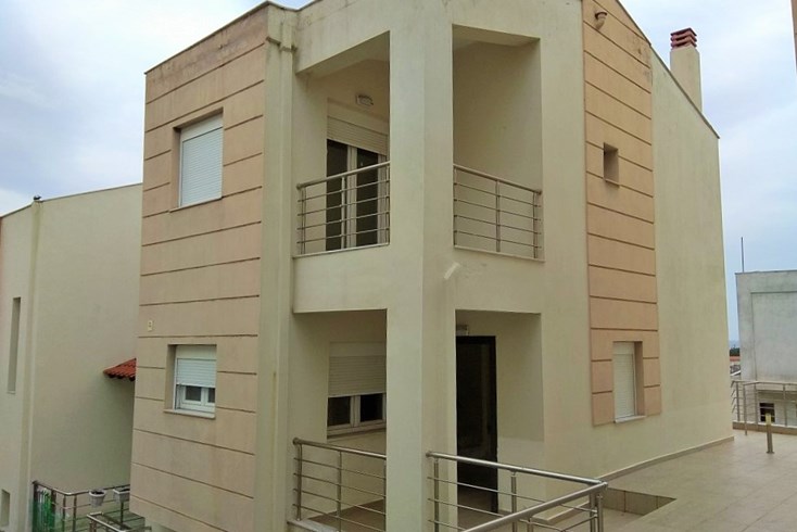 Realty photo 2